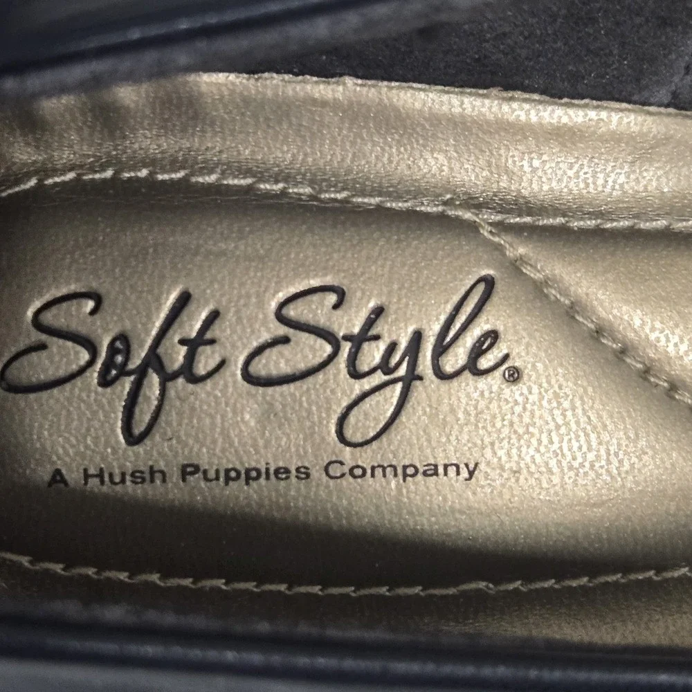 Soft Style Womens 9 Navy Blue Low Kitten Heel‎ Round Toe Comfort Pumps H79654
